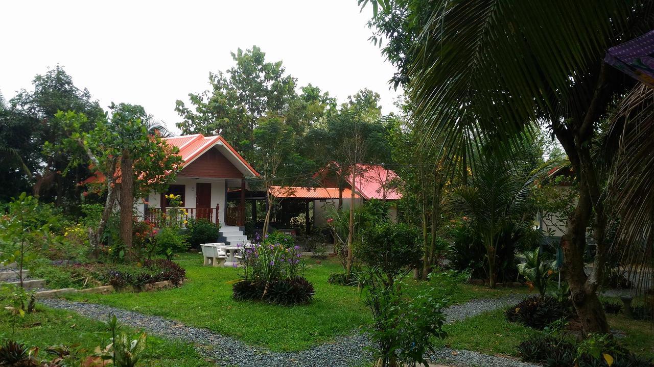 Areeya Resort Watthana Nakhon Exterior foto